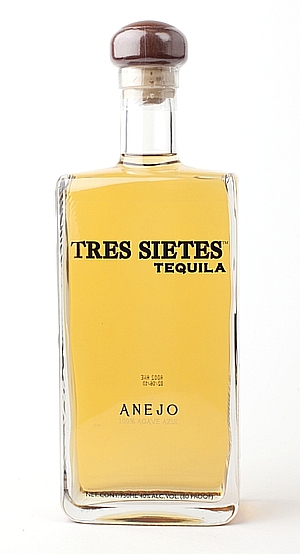 Текила Tres Sietes Añejo